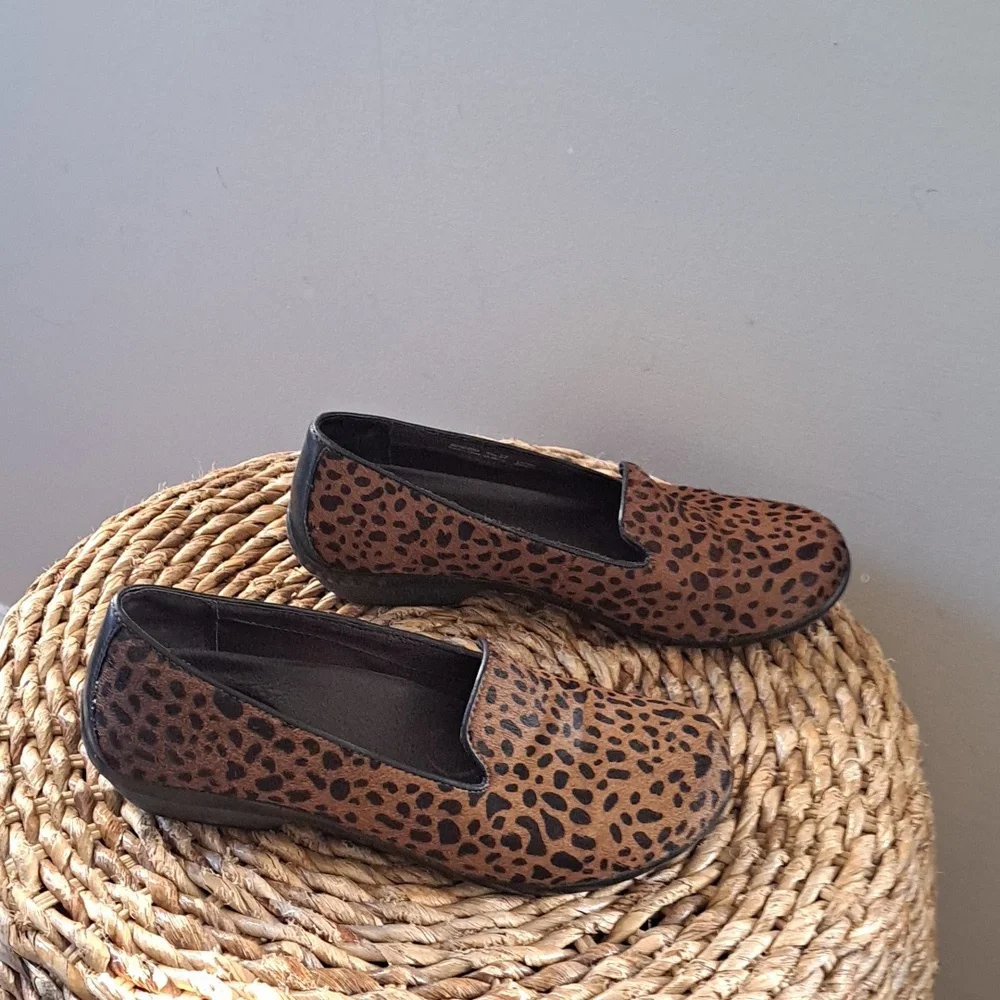 Dansko Womens Olivia Cheetah Print Calf Hair Low Clog Slip On Flats EU37/US6.5-7